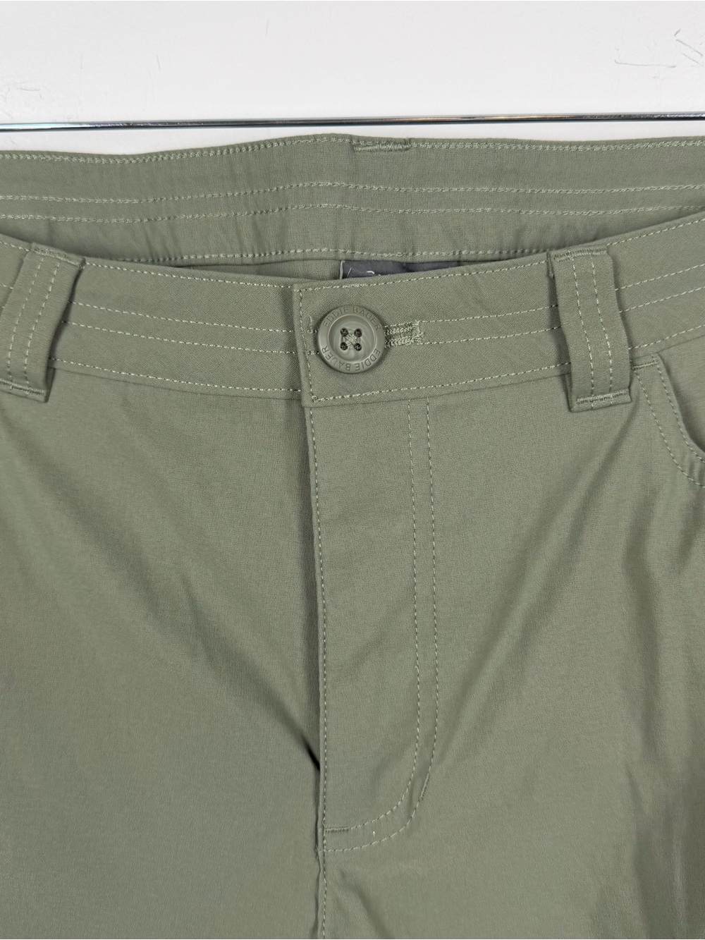 Eddie Bauer Women's Rainier Shorts Green Nylon Hiking Gorpcore Stretch Size 10 - Picture 6 of 10
